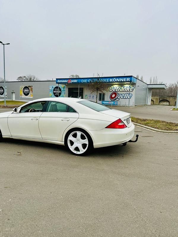 Gebraucht Mercedes CLS320 224 PS (164 kW) 2009 Weiß Coupé