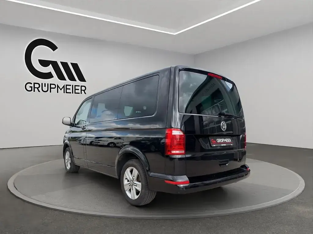 Gebraucht VW Multivan Comfortline 150 PS (110 kW) 2018 Schwarz Van / Kleinbus