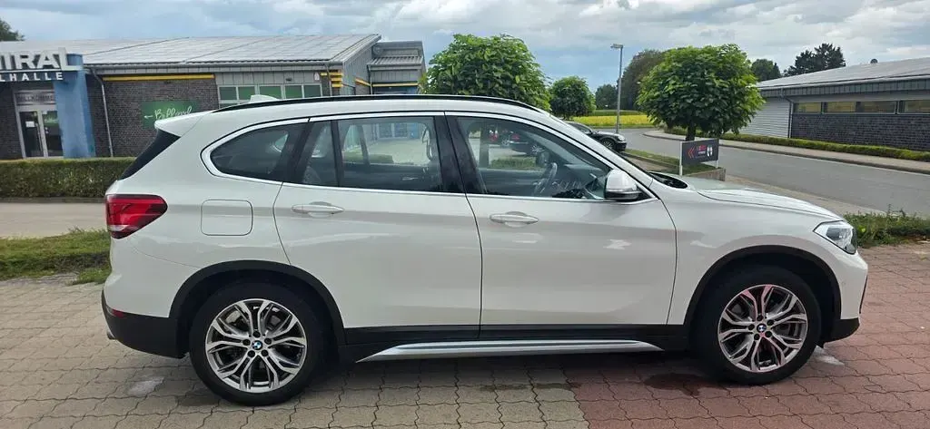 Gebraucht BMW X1 Sport Line 178 PS (130 kW) 2022 Weiß SUV