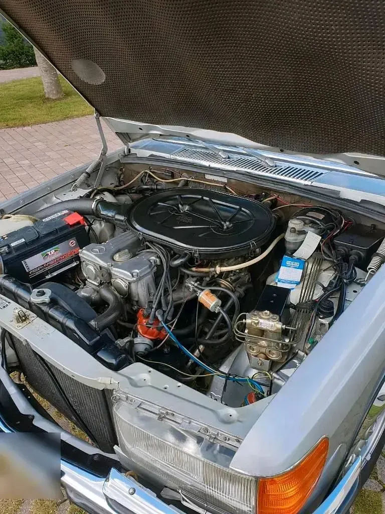 Gebraucht Mercedes 280 156 PS (114 kW) 1979 Silber Limousine