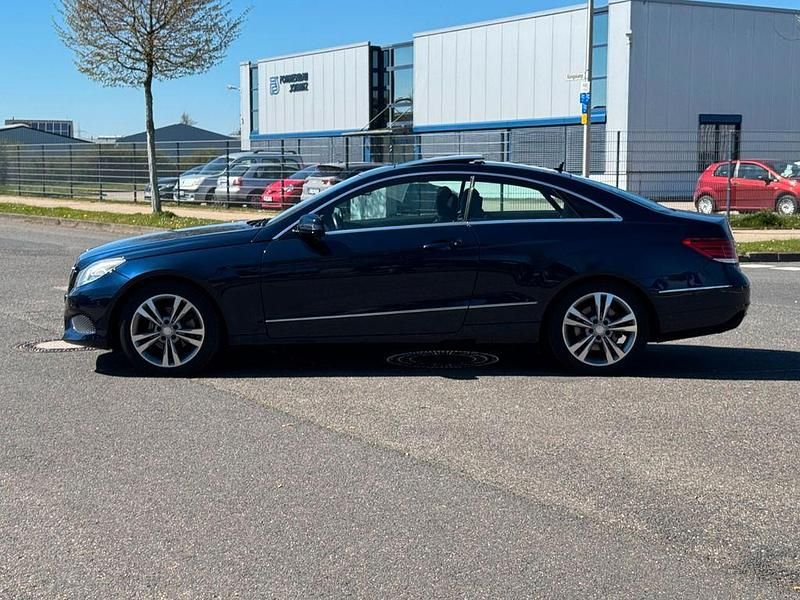Second-hand Mercedes E200 184 CP (135 kW) 2016 Albastru Coupe