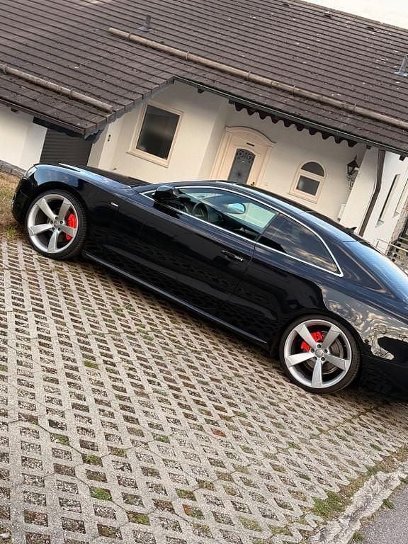 Schwarz Gebraucht 2011 Audi A5 S-Line Coupé | 13.999 € - Bild 1/4