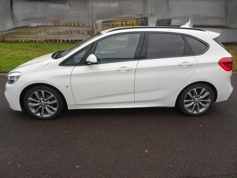 Gebraucht BMW 220 M Sport 192 PS (141 kW) 2016 Weiß Van / Kleinbus