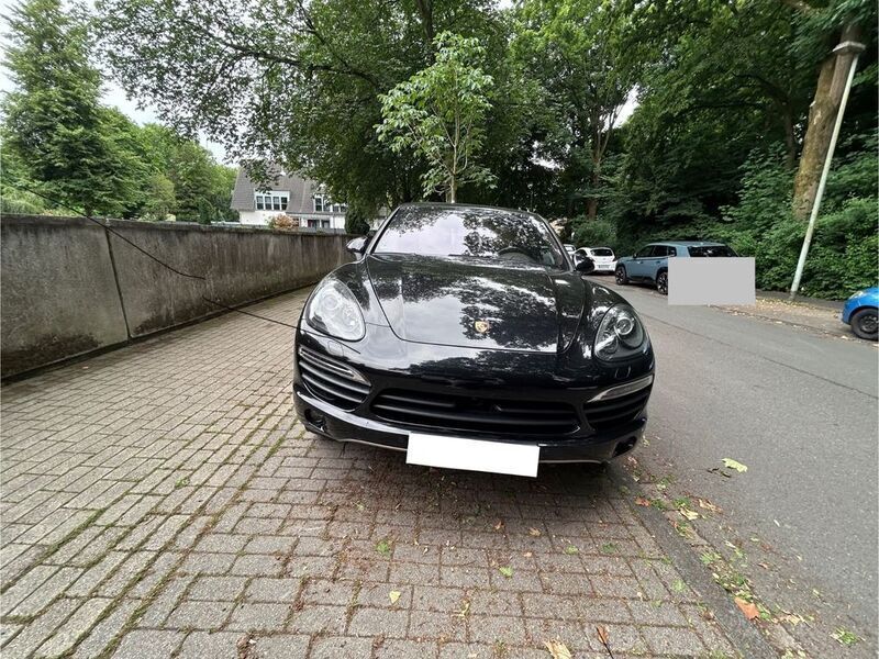 Schwarz Gebraucht 2011 Porsche Cayenne S E-Hybrid SUV | 21.000 € (Etwas zu teuer) - Bild 1/4
