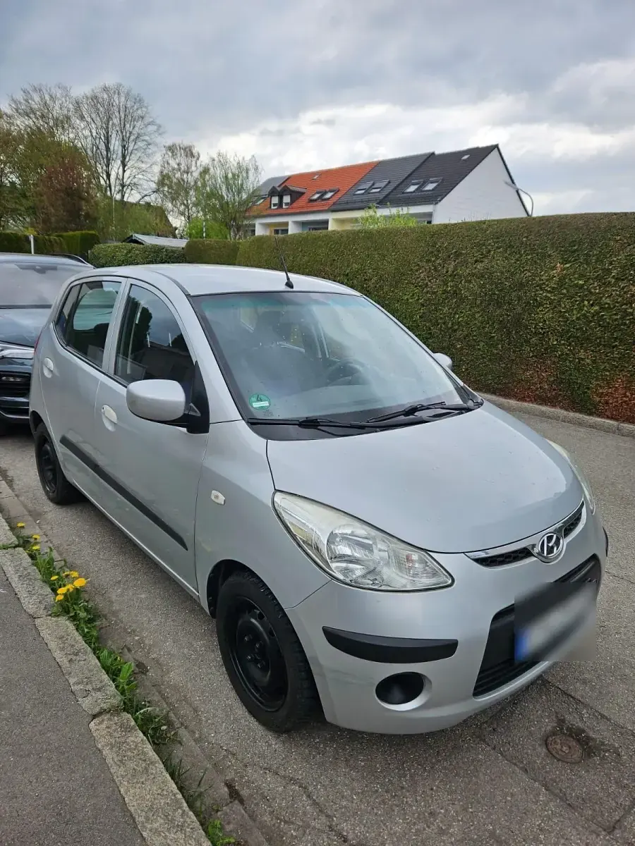 Gebraucht Hyundai i10 63 PS (46 kW) 2009 Silber Kleinwagen