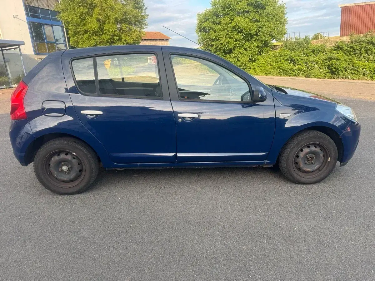 Gebraucht Dacia Sandero Lauréate 86 PS (63 kW) 2009 Blau Limousine