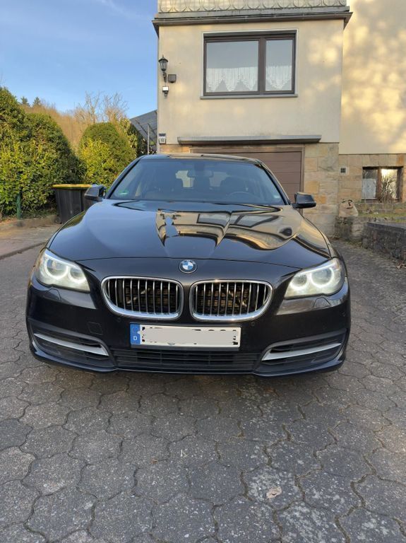 Schwarz Gebraucht 2015 BMW 520 Kombi | 10.700 € (Guter Preis) - Bild 1/4