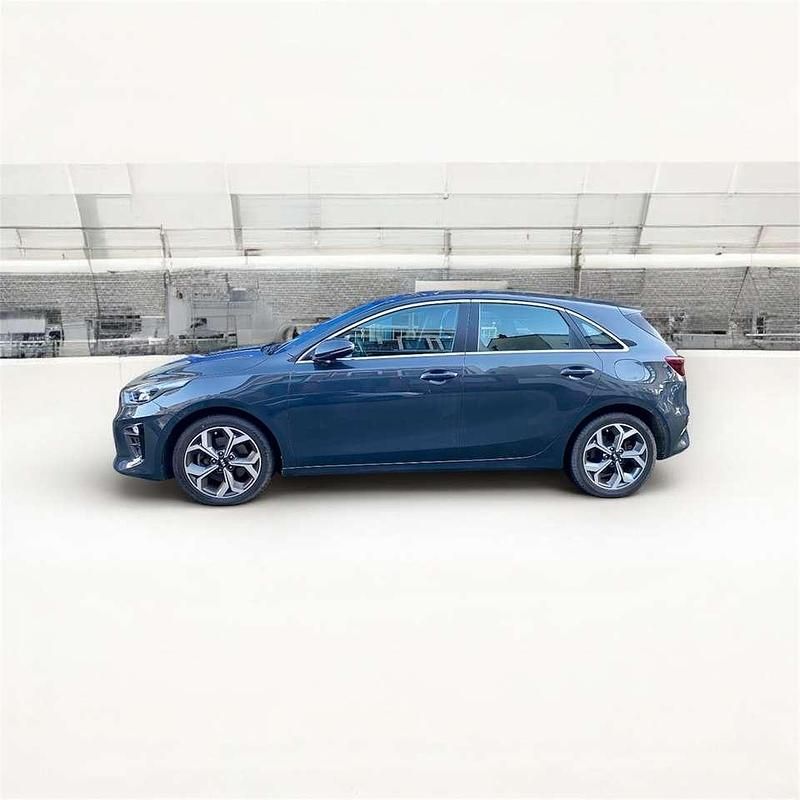 Gebraucht Kia Ceed 136 PS (100 kW) 2021 Silber Kleinwagen