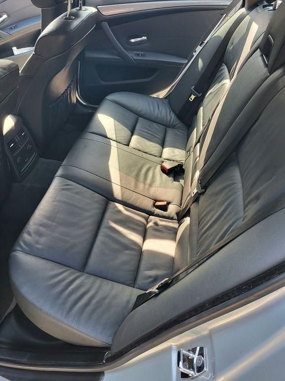 Gebraucht BMW 523 190 PS (139 kW) 2009 Silber Kombi
