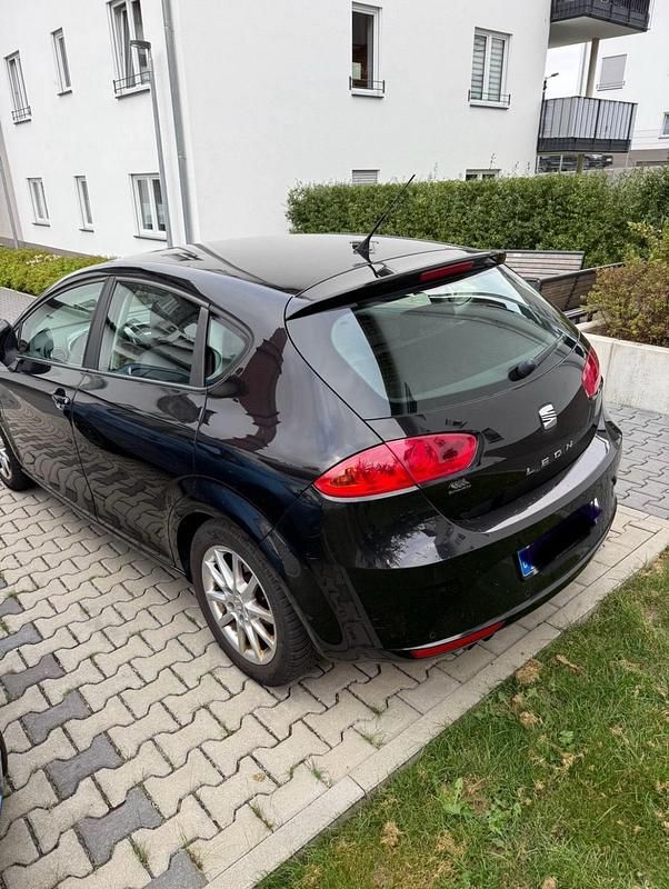Schwarz Gebraucht 2009 Seat Leon Limousine | 4.199 € (Teuer) - Bild 1/4
