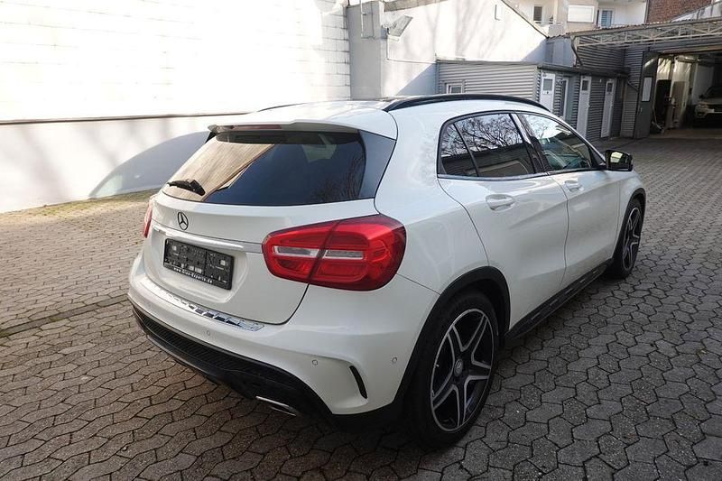 Gebraucht Mercedes GLA250 AMG 211 PS (155 kW) 2014 Weiß SUV