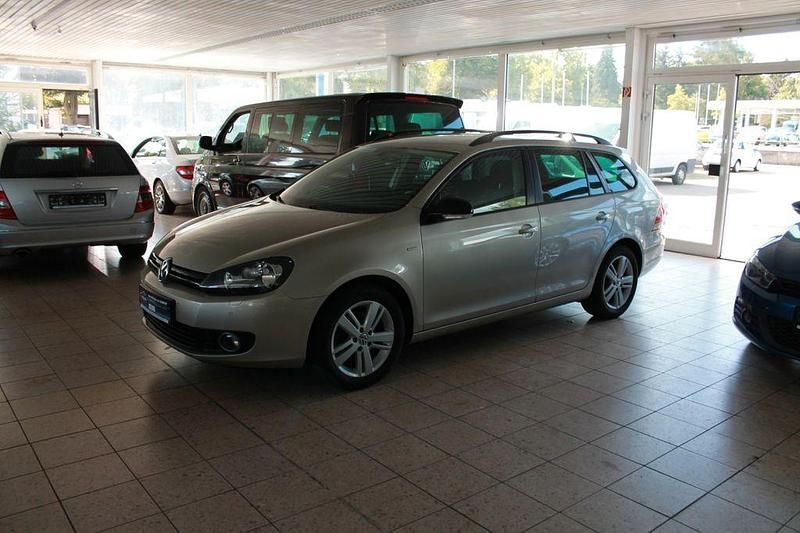 Gebraucht VW Golf VI Match 122 PS (89 kW) 2012 Silber Kleinwagen