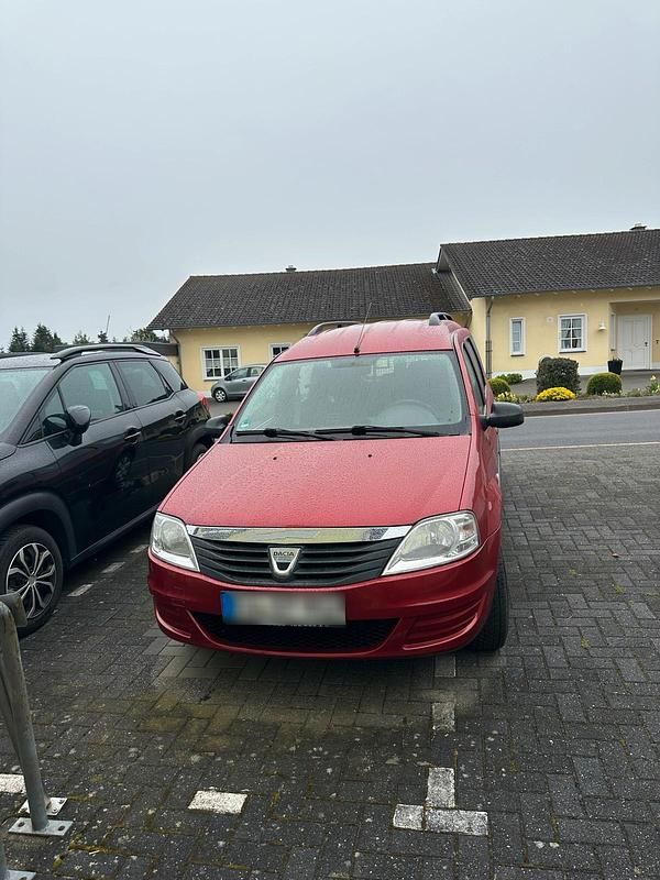 Second-hand Dacia Logan 85 CP (62 kW) 2013 Monovolum