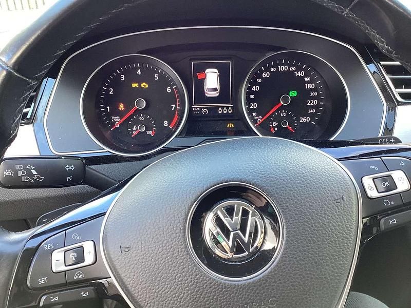 Gebraucht VW Passat Highline 220 PS (161 kW) 2015 Grau Kombi