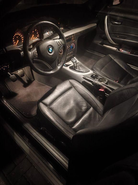 Gebraucht BMW 118 Cabriolet 143 PS (105 kW) 2010 Weiß Cabrio