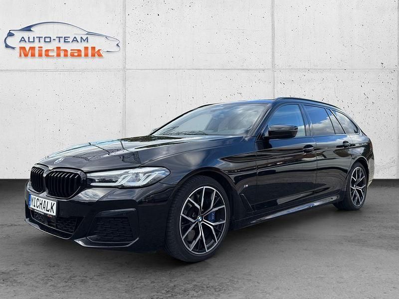 Saphirschwarz Gebraucht 2020 BMW 540 M Sport Kombi | 38.900 € (Fairer Preis) - Bild 1/4