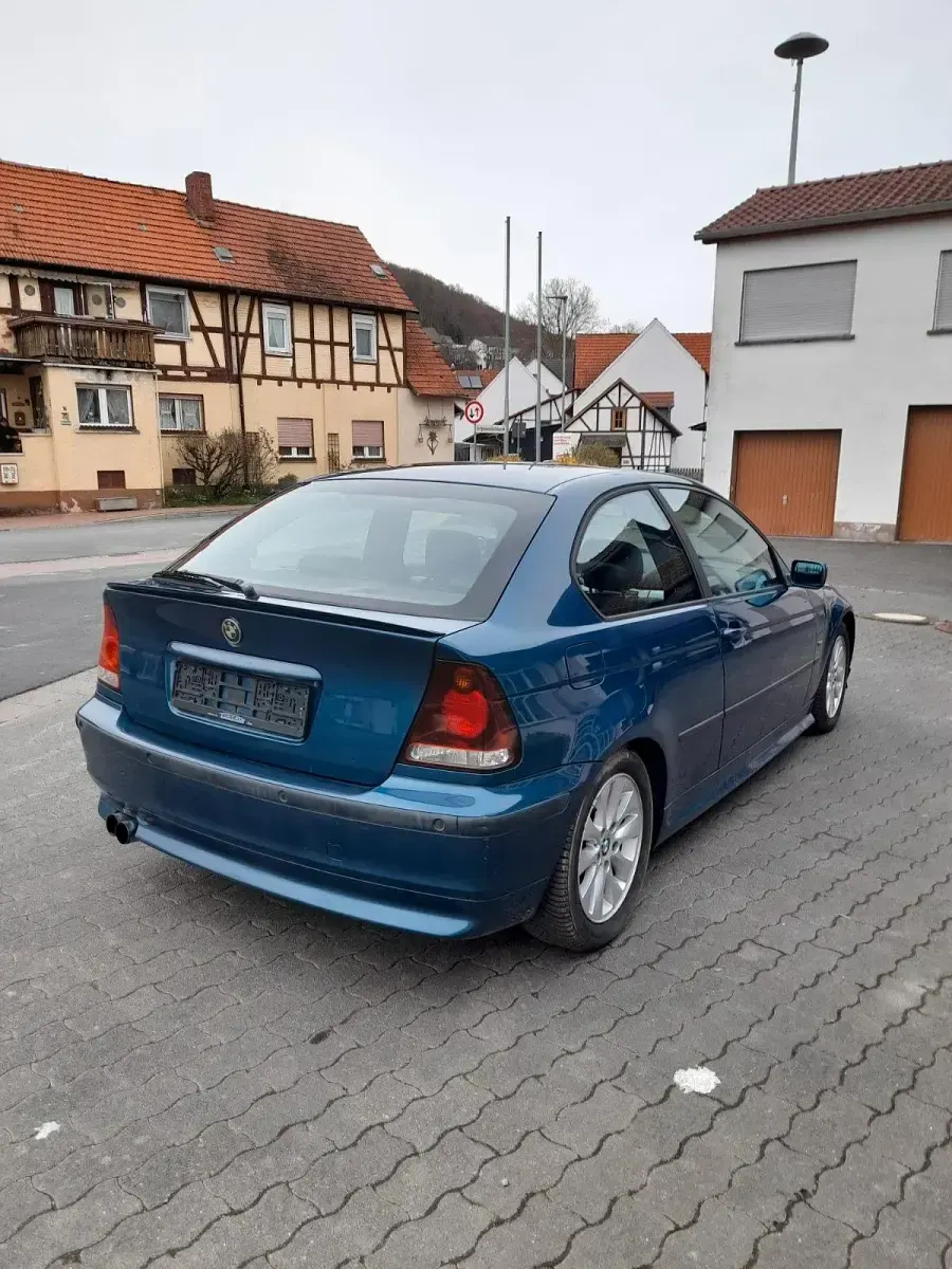 Second-hand BMW 316 Compact 116 CP (85 kW) 2003 Albastru Hatchback