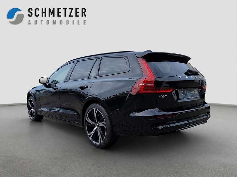 Neu Volvo V60 Plus 197 PS (144 kW) 2025 Onyx black Kombi