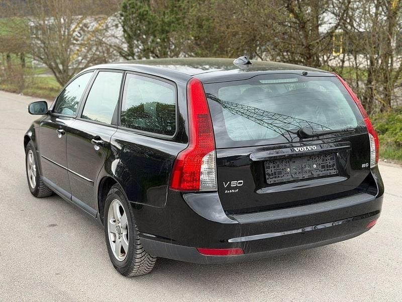 Gebraucht Volvo V50 Kinetic 109 PS (80 kW) 2008 Schwarz Kombi