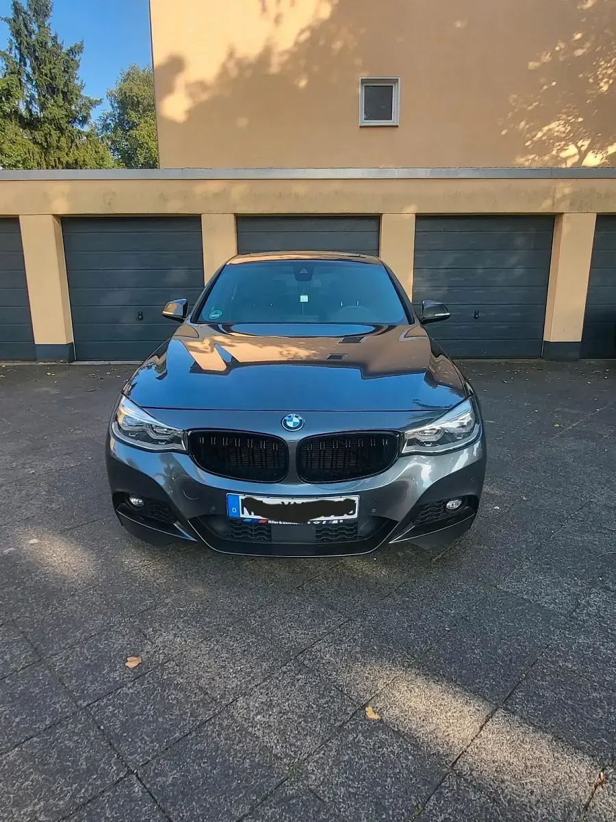 Second-hand BMW 330 Performance 258 CP (189 kW) 2017 Gri Berlinǎ
