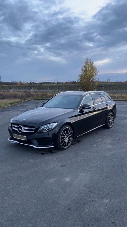 Schwarz Gebraucht 2016 Mercedes C220 AMG line Limousine | 16.500 € (Fairer Preis) - Bild 1/4