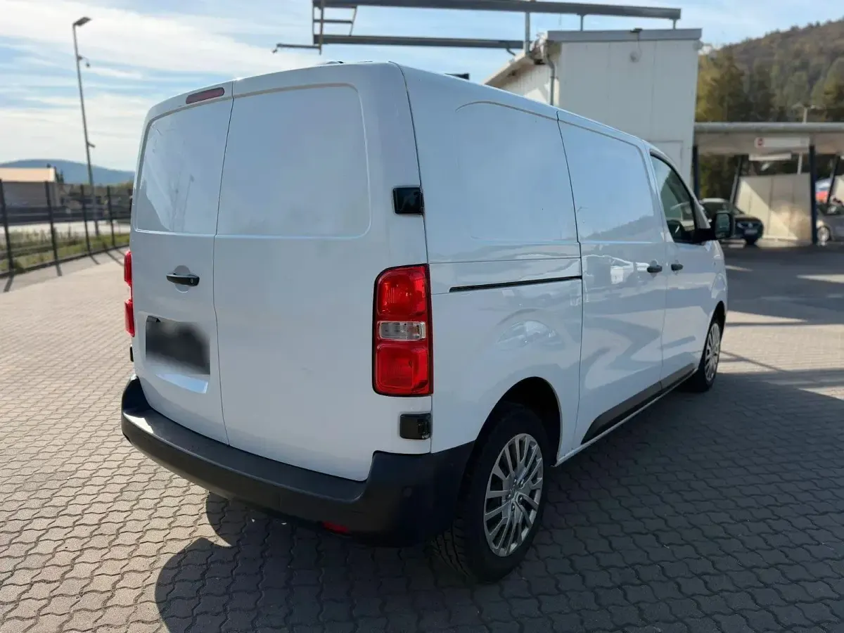 Używany Opel Vivaro 150 KM (110 kW) 2020 Biały Minivan