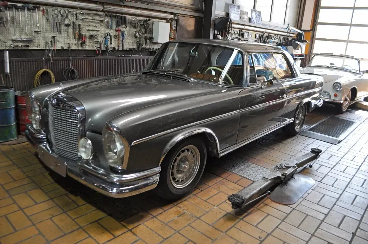 Gebraucht Mercedes W112 SE 160 PS (117 kW) 1963 Grau Coupé