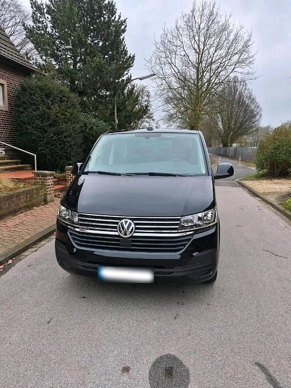 Second-hand VW Multivan 204 CP (150 kW) 2022 Negru Monovolum