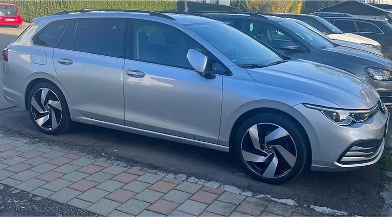 Grau Gebraucht 2021 VW Golf VIII Limousine | 14.900 € (Superpreis) - Bild 1/4