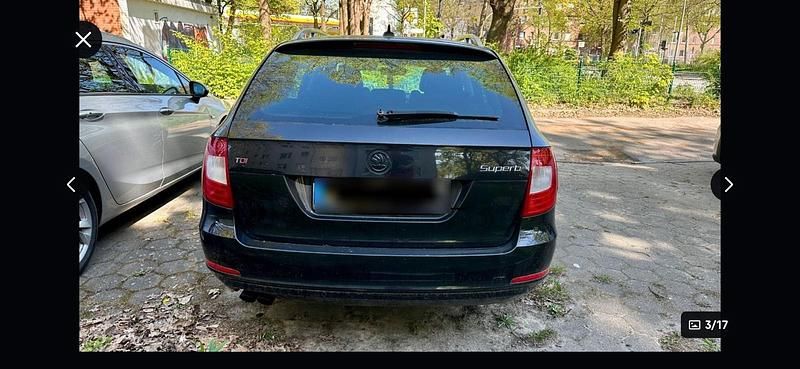 Gebraucht Skoda Superb 170 PS (125 kW) 2012 Schwarz Kombi