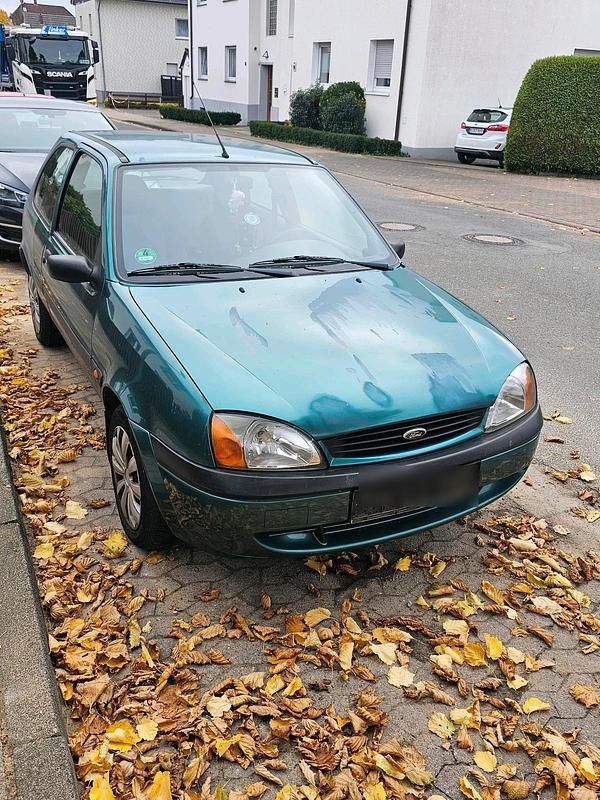 Grün Gebraucht 2000 Ford Fiesta Kleinwagen | 350 € (Guter Preis) - Bild 1/4