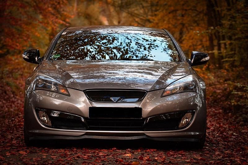 Grau Gebraucht 2012 Hyundai Genesis Coupé | 17.750 € (Teuer) - Bild 1/4
