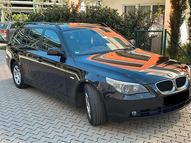 Schwarz Gebraucht 2004 BMW 525 Comfort Edition Kombi | 3.000 € (Fairer Preis) - Bild 1/4