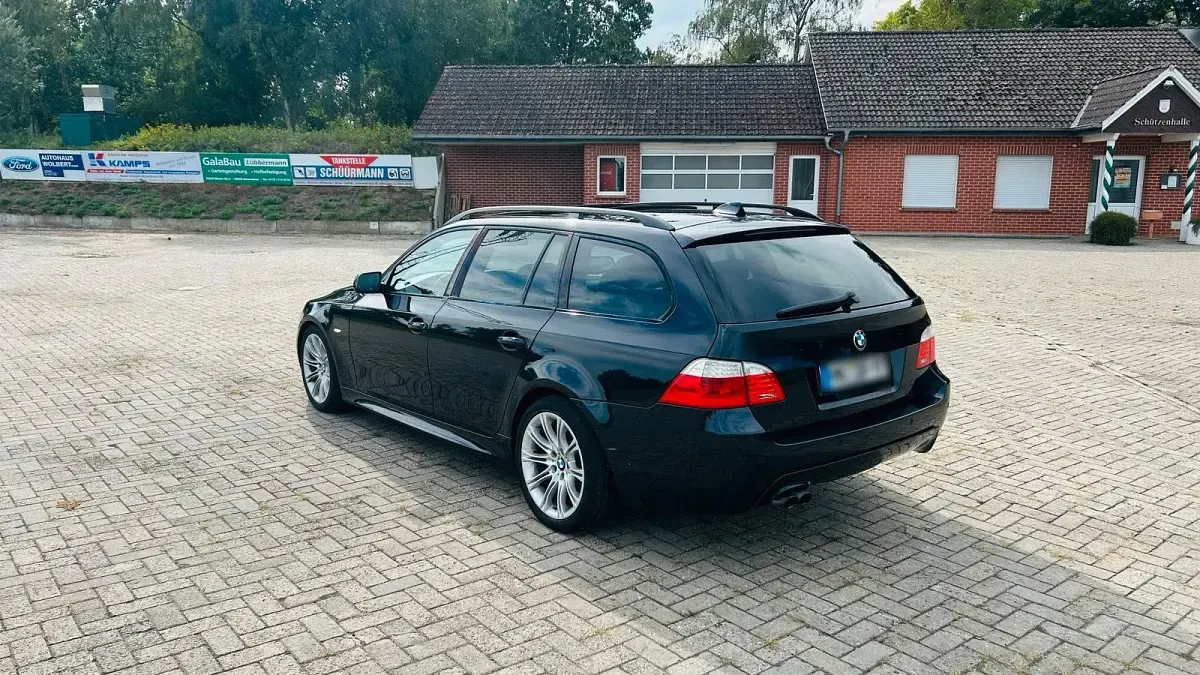 Gebraucht BMW 530 M Sport 235 PS (172 kW) 2009 Blau Kombi
