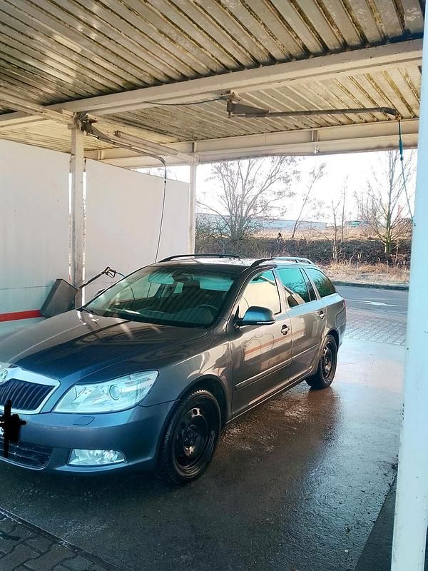 Gebraucht Skoda Octavia 160 PS (117 kW) 2009 Grau Kombi