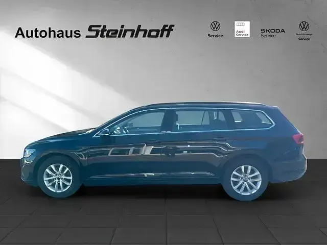 Gebraucht VW Passat R-line 200 PS (147 kW) 2022 Andere Kombi