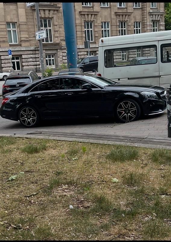 Schwarz Gebraucht 2014 Mercedes CLS350 AMG line Coupé | 22.000 € (Fairer Preis) - Bild 1/4