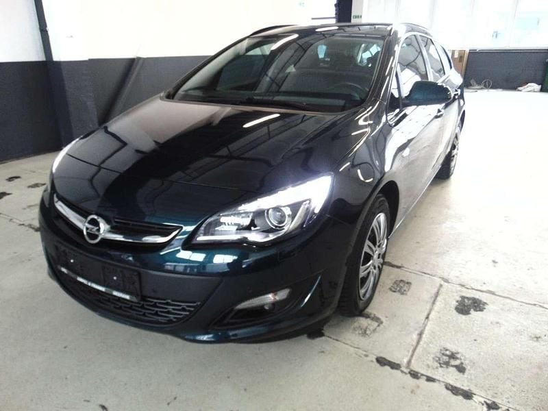 Gebraucht Opel Astra Style 140 PS (102 kW) 2015 Smaragd gruen (mi) Kombi