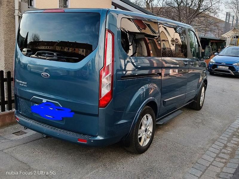 Gebraucht Ford Tourneo Titanium 185 PS (136 kW) 2020 Blau Van / Kleinbus