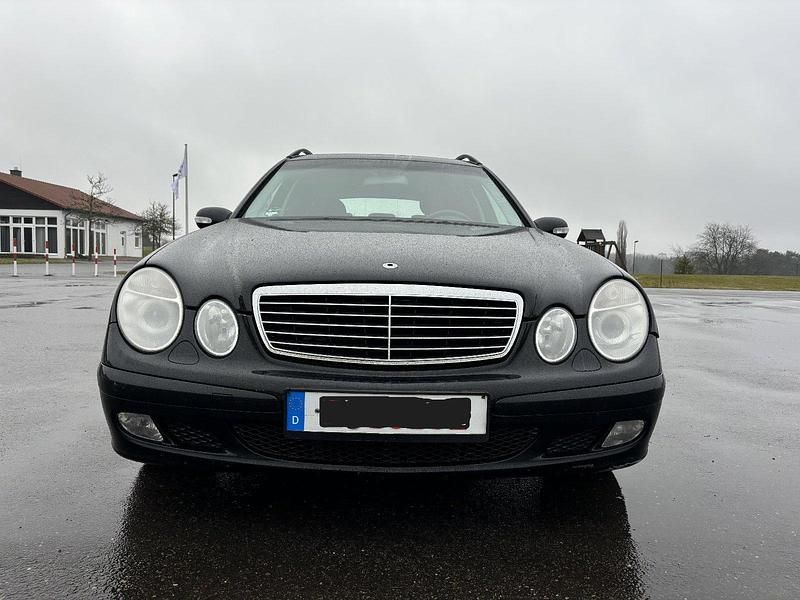 Gebraucht Mercedes E240 177 PS (130 kW) 2004 Schwarz Kombi
