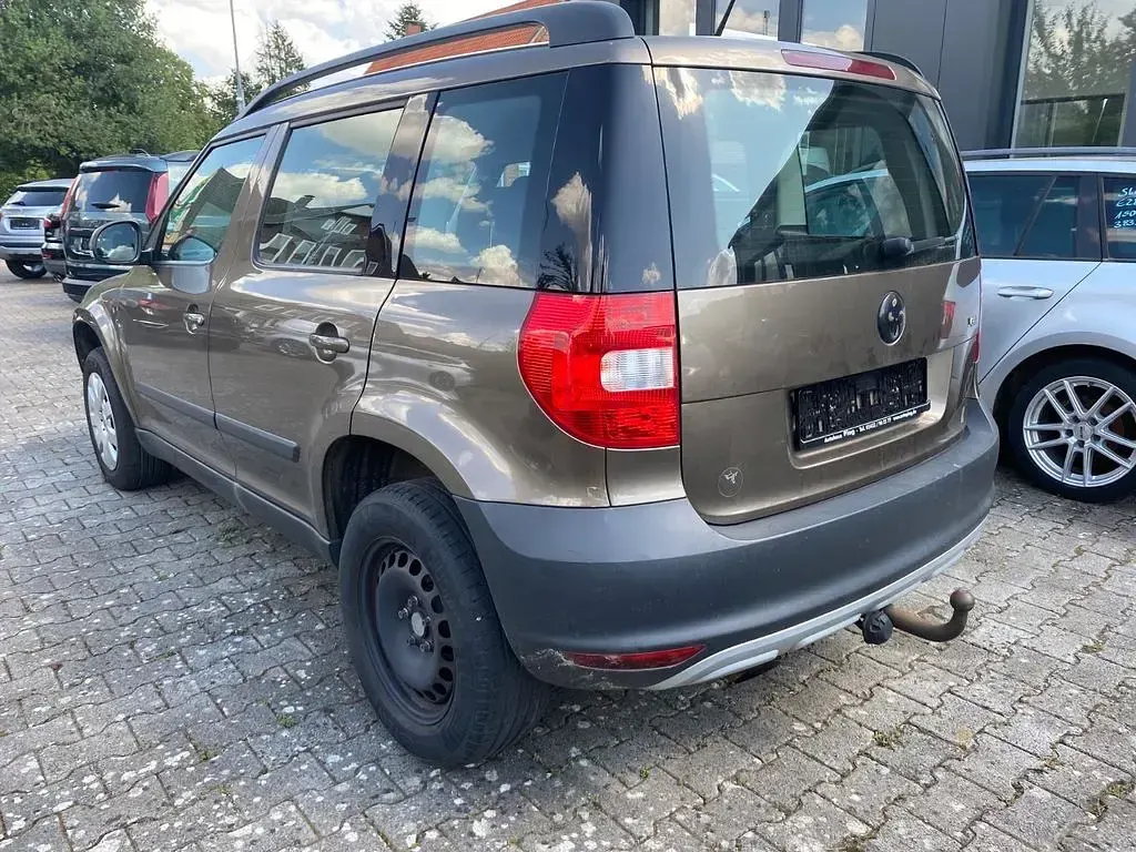 Gebraucht Skoda Yeti 105 PS (77 kW) 2011 Braun SUV