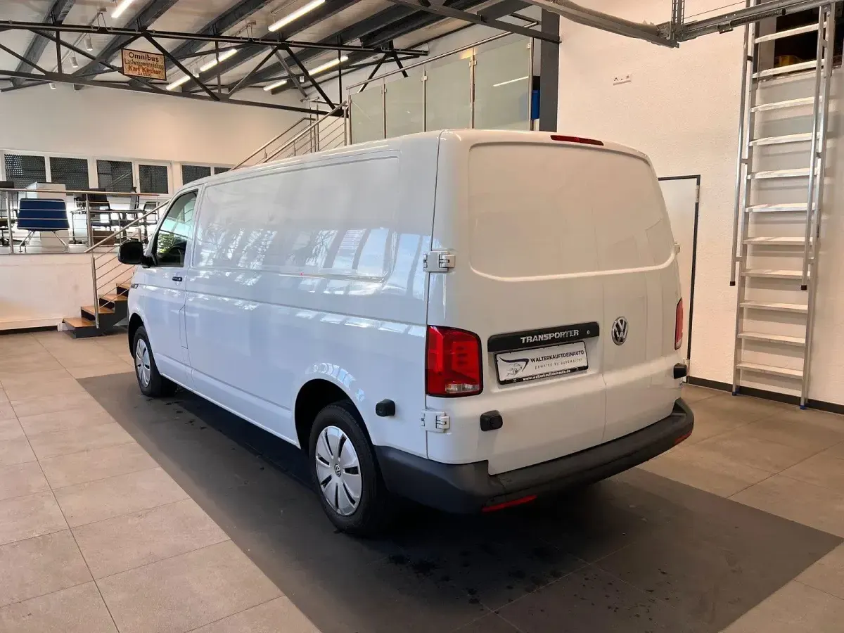 Gebraucht VW Transporter 90 PS (66 kW) 2022 Weiß Van