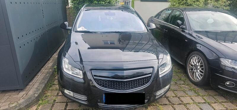 Schwarz Gebraucht 2011 Opel Insignia Kombi | 8.000 € - Bild 1/4