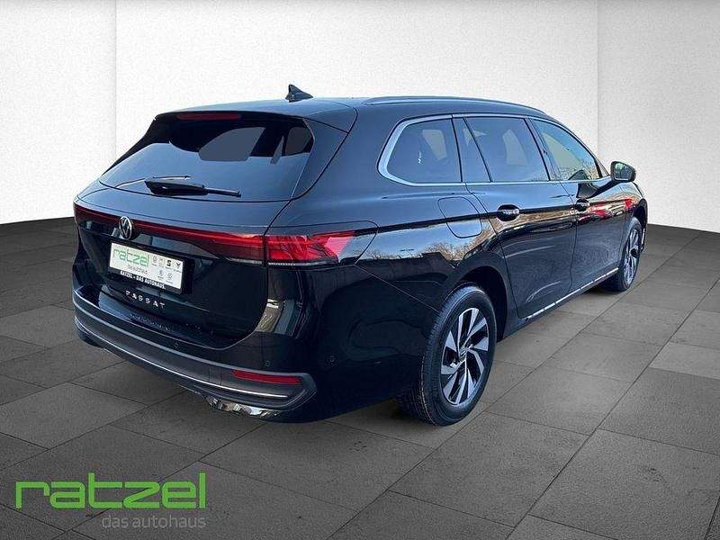 Neu VW Passat Business 150 PS (110 kW) 2025 Schwarz Limousine
