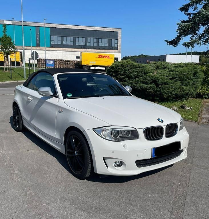 Weiß Gebraucht 2013 BMW 120 Cabriolet Exclusive Cabrio | 12.900 € (Fairer Preis) - Bild 1/4