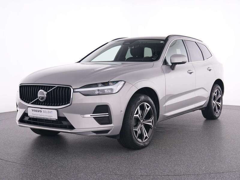 Gebraucht Volvo XC60 Momentum 197 PS (144 kW) 2022 Silber silver dawn / metallic SUV