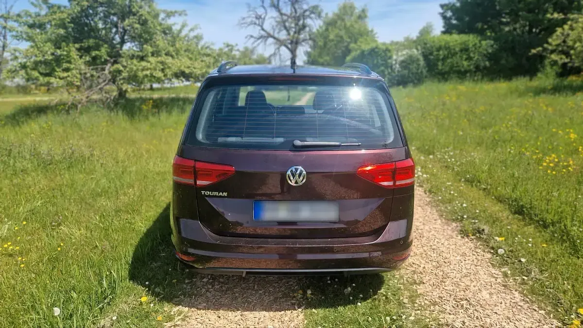 Gebraucht VW Touran 110 PS (80 kW) 2018 Rot Van / Kleinbus