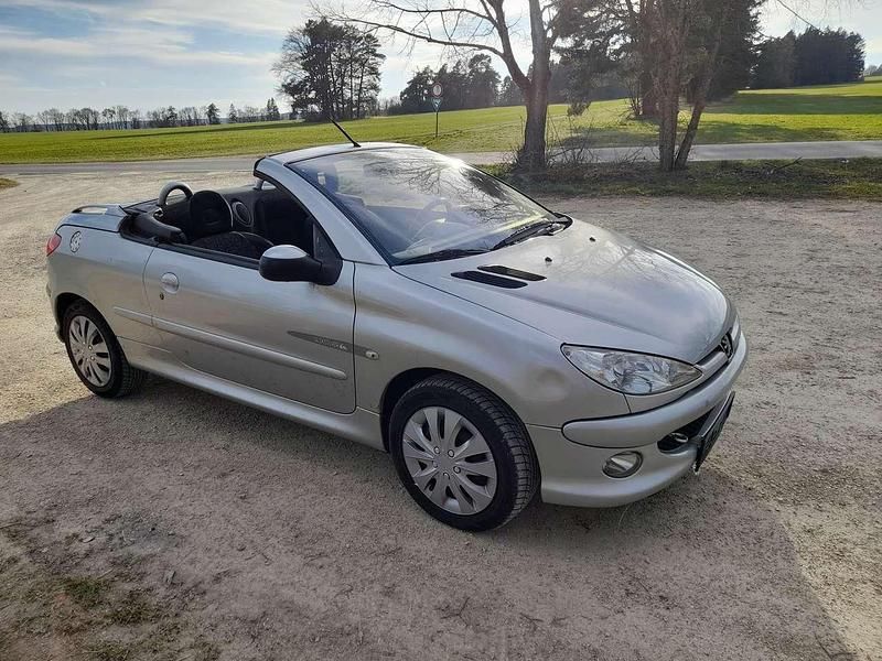 Grau/metallic Gebraucht 2005 Peugeot 206 CC Quiksilver Cabrio | 1.050 € (Guter Preis) - Bild 1/4