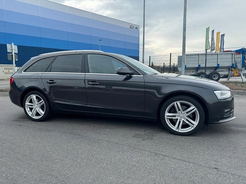 Gebraucht Audi A4 Ambiente 120 PS (88 kW) 2013 Grau Kombi