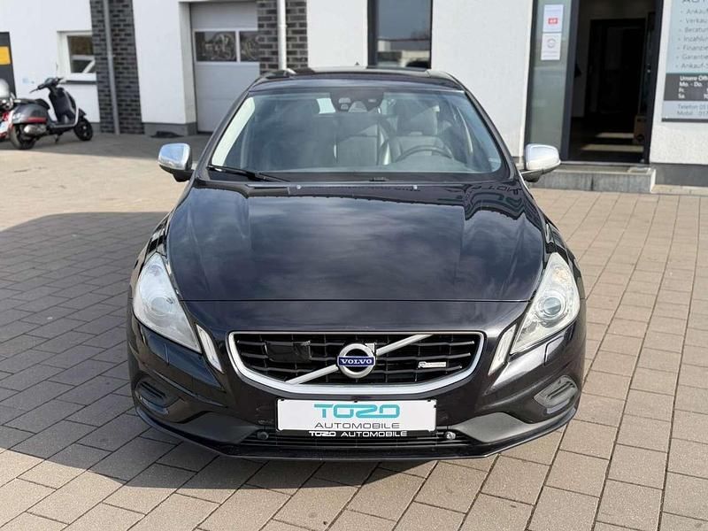 Gebraucht Volvo V60 R-Design 305 PS (224 kW) 2011 Schwarz Kombi